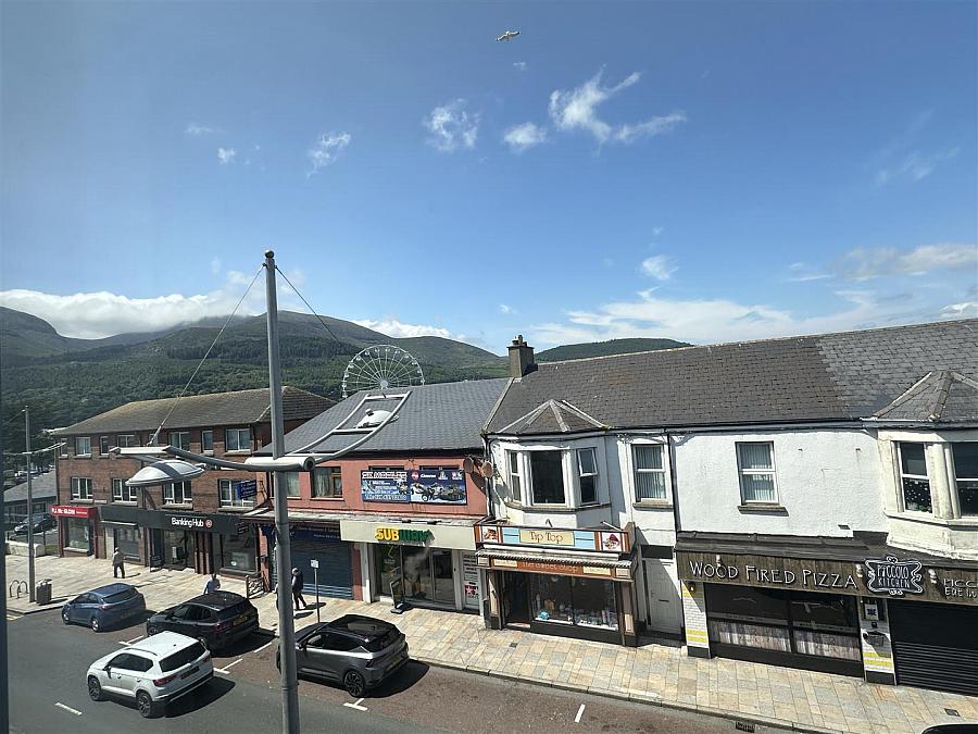 E4 Waterfoot