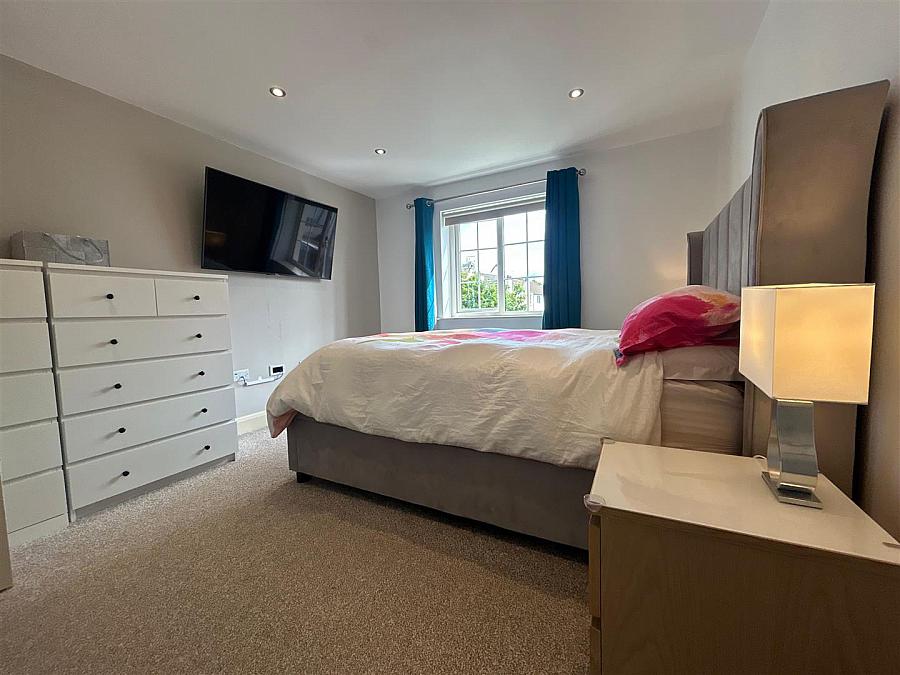 2 Forde Gardens