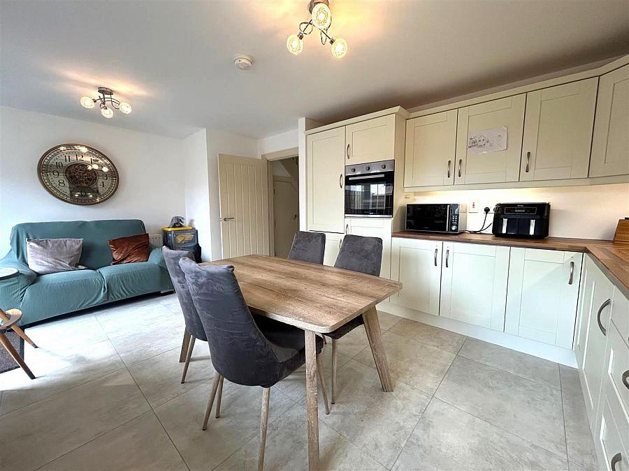 2 Forde Gardens