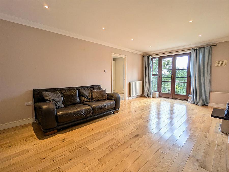 9 Pinetrees Lodge