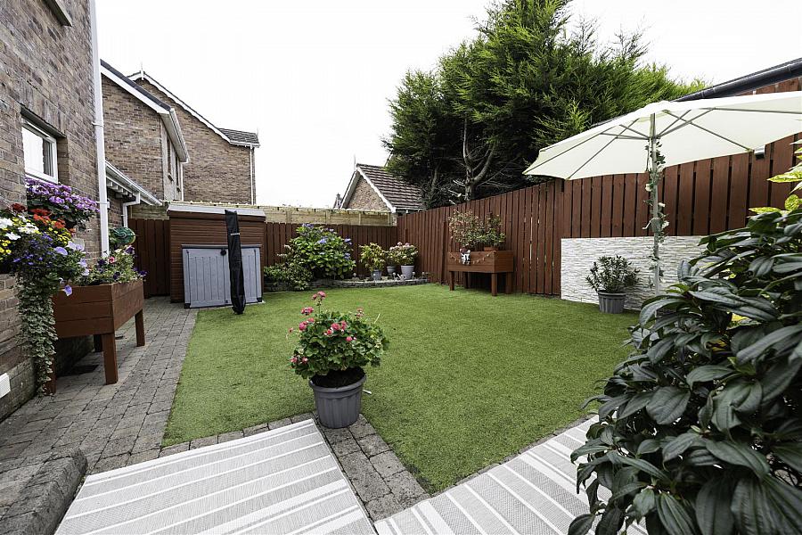 46 Mount Eagles Square