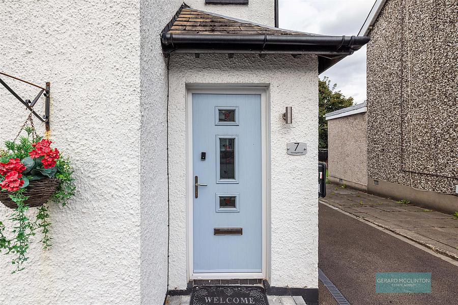 7 Donegall Park