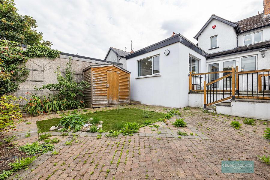 7 Donegall Park