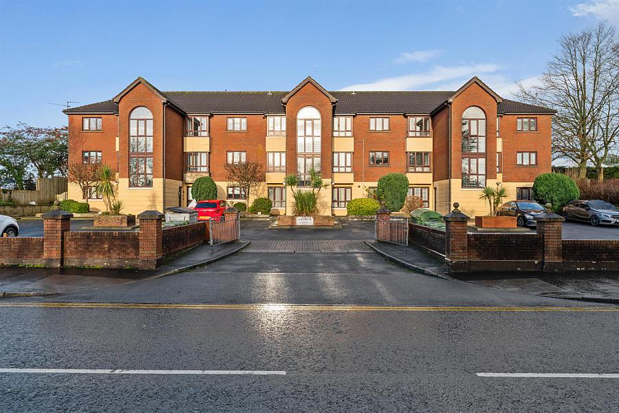 Apt 10 Waverley Court