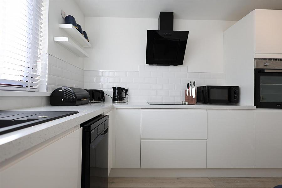 Apt 10 Waverley Court