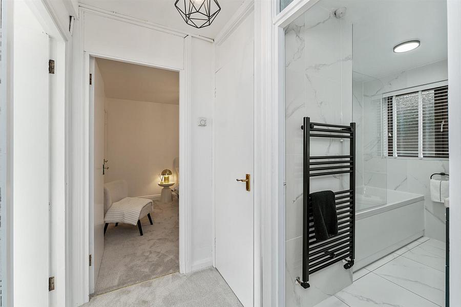 Apt 10 Waverley Court