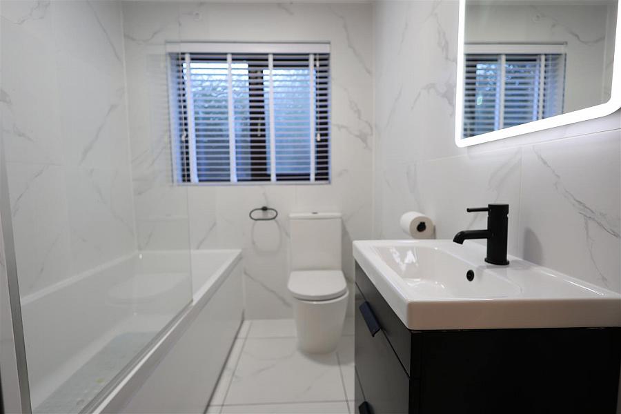 Apt 10 Waverley Court