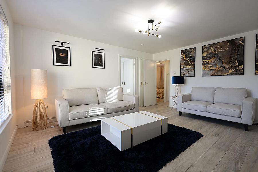 Apt 10 Waverley Court