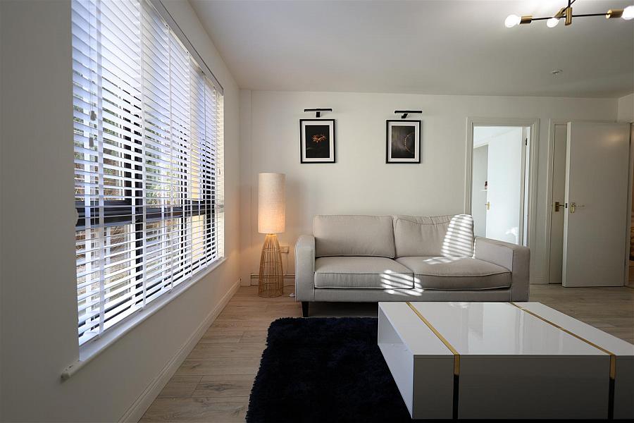 Apt 10 Waverley Court