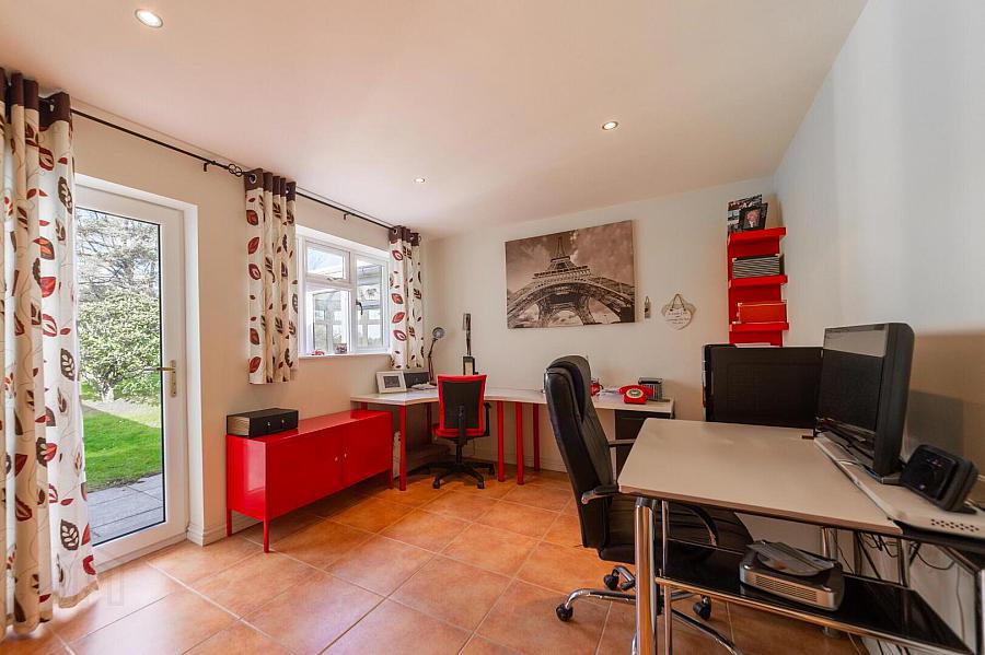 24 Crossgar Road East