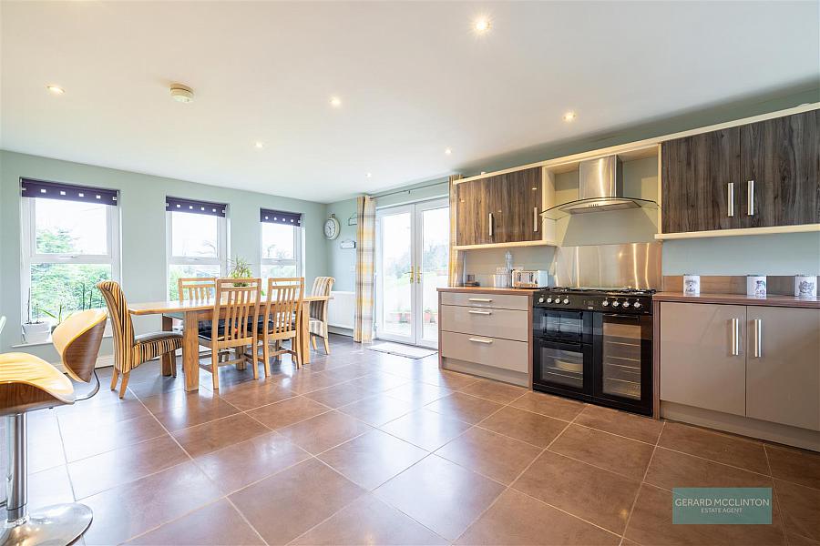 24 Crossgar Road East