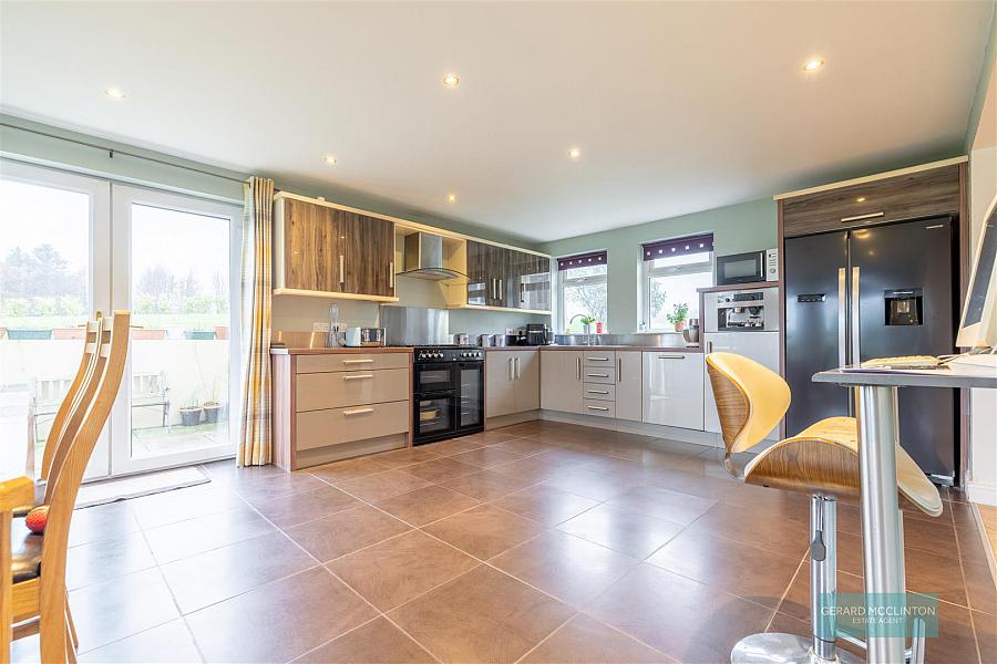 24 Crossgar Road East