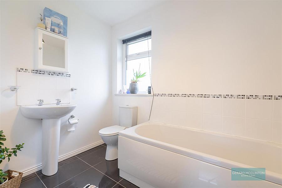 24 Crossgar Road East