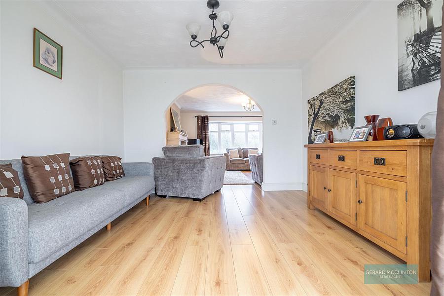 24 Crossgar Road East