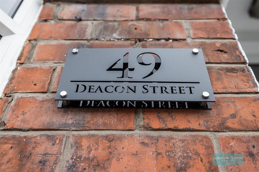 49 Deacon Street