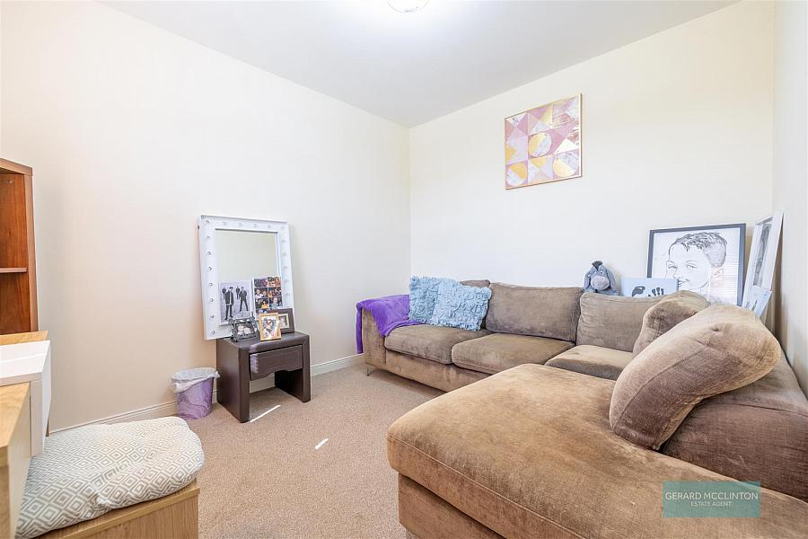 73 Ballantine Gardens