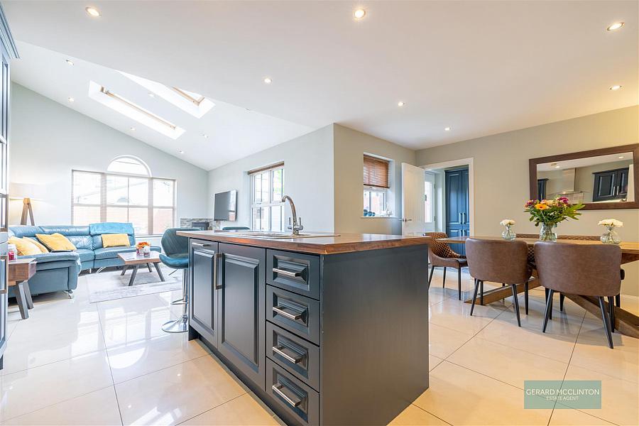 73 Ballantine Gardens