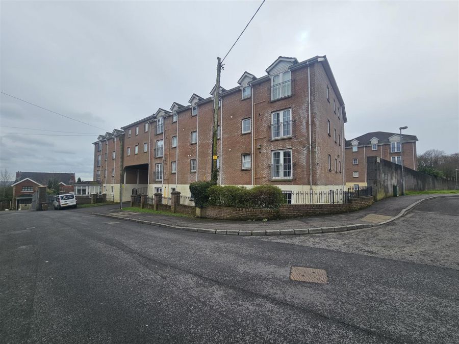 Apartment 13A, 16 Old Suffolk Road