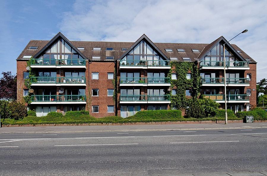 Apt 33, Balmoral Court