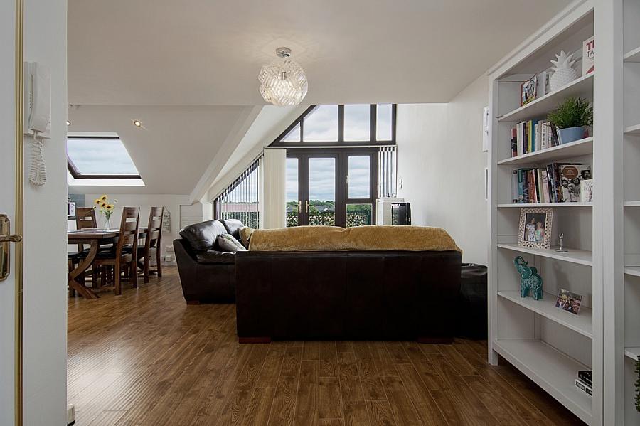 Apt 33, Balmoral Court