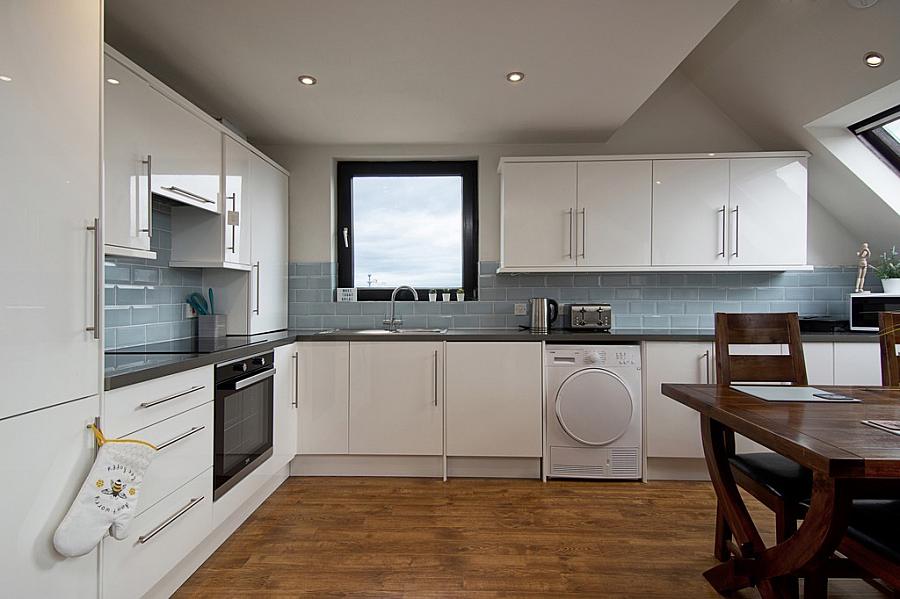 Apt 33, Balmoral Court