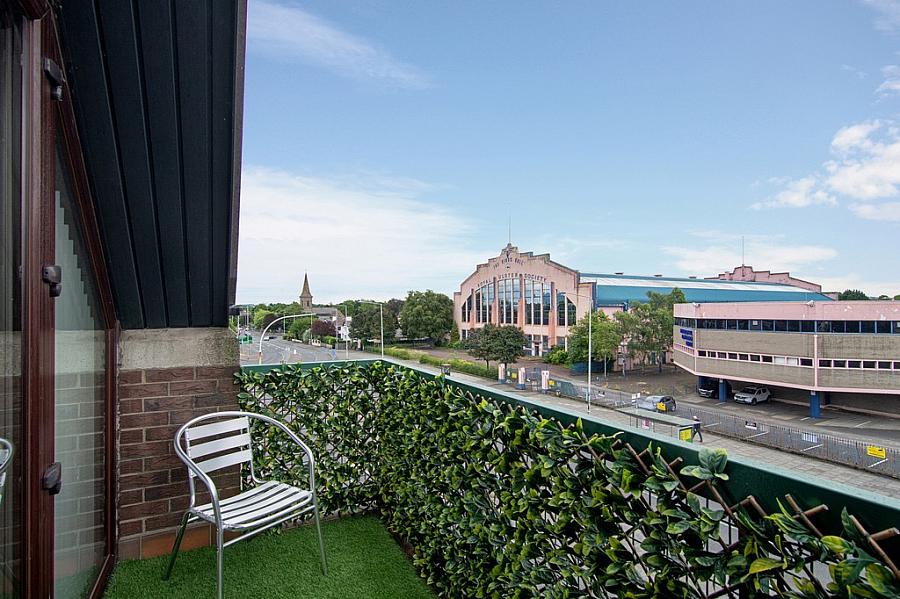 Apt 33, Balmoral Court