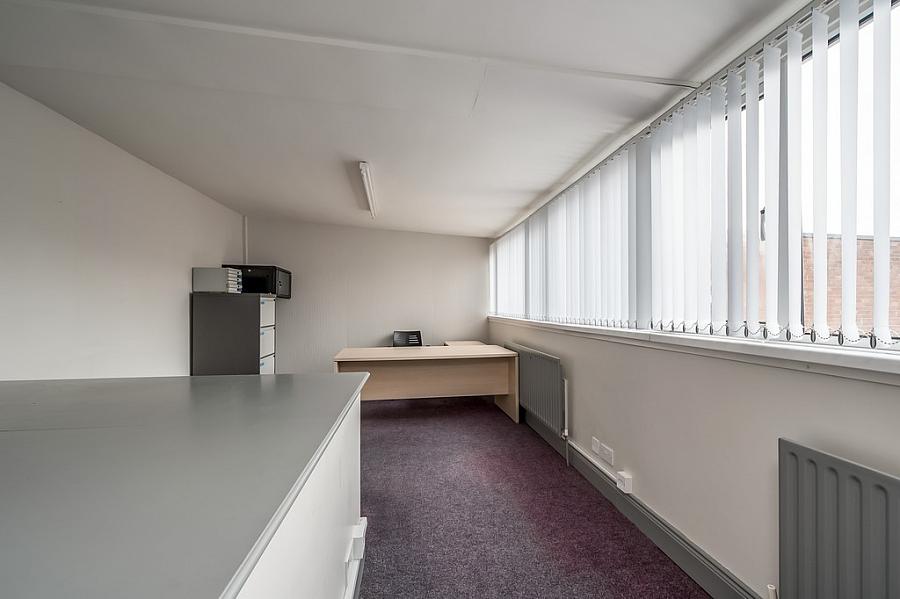 Unit B, 186 Kingsway, Dunmurry, Bt17 9rz