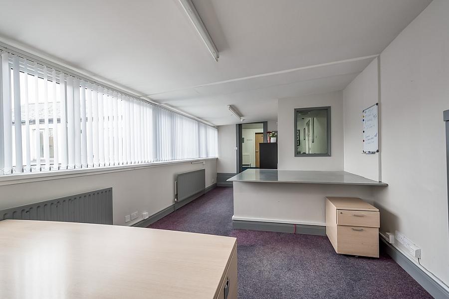 Unit B, 186 Kingsway, Dunmurry, Bt17 9rz