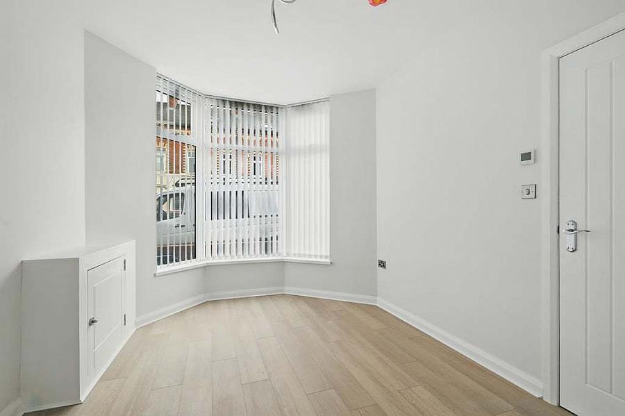 14 Lisburn Avenue