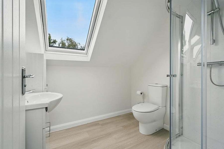 14 Lisburn Avenue Bt9 7Fx