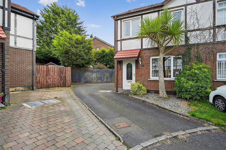 7 Windermere Close