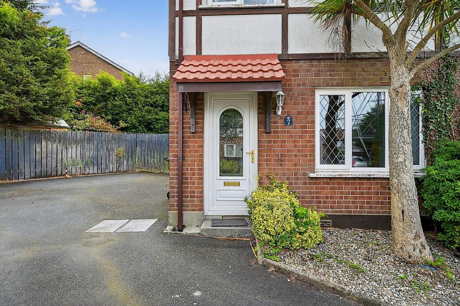 7 Windermere Close