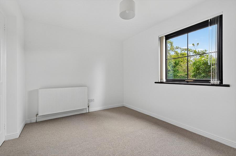 19 Cleaver Court Bt9 5Lx