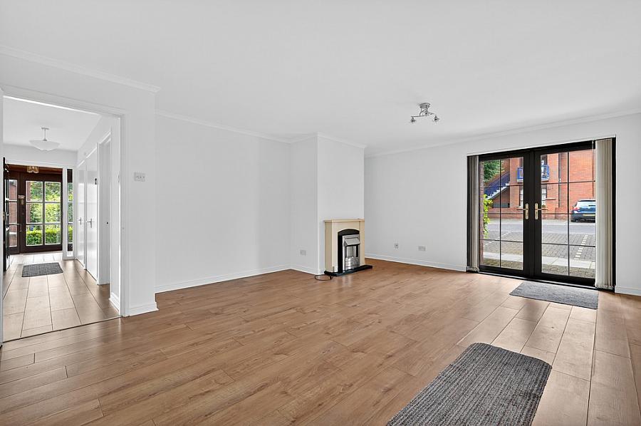 19 Cleaver Court Bt9 5Lx