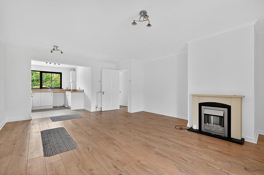 19 Cleaver Court Bt9 5Lx