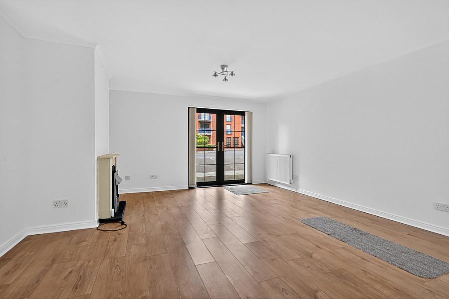 19 Cleaver Court Bt9 5Lx
