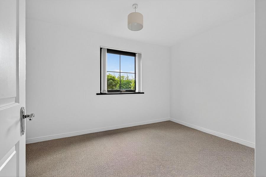 19 Cleaver Court Bt9 5Lx