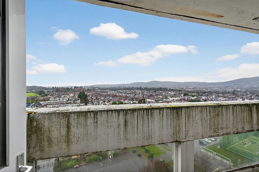 13C Moveen House Bt10 0Ef