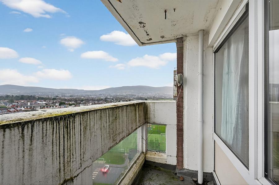 13C Moveen House Bt10 0Ef