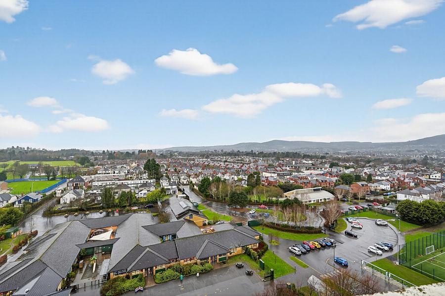 13C Moveen House Bt10 0Ef