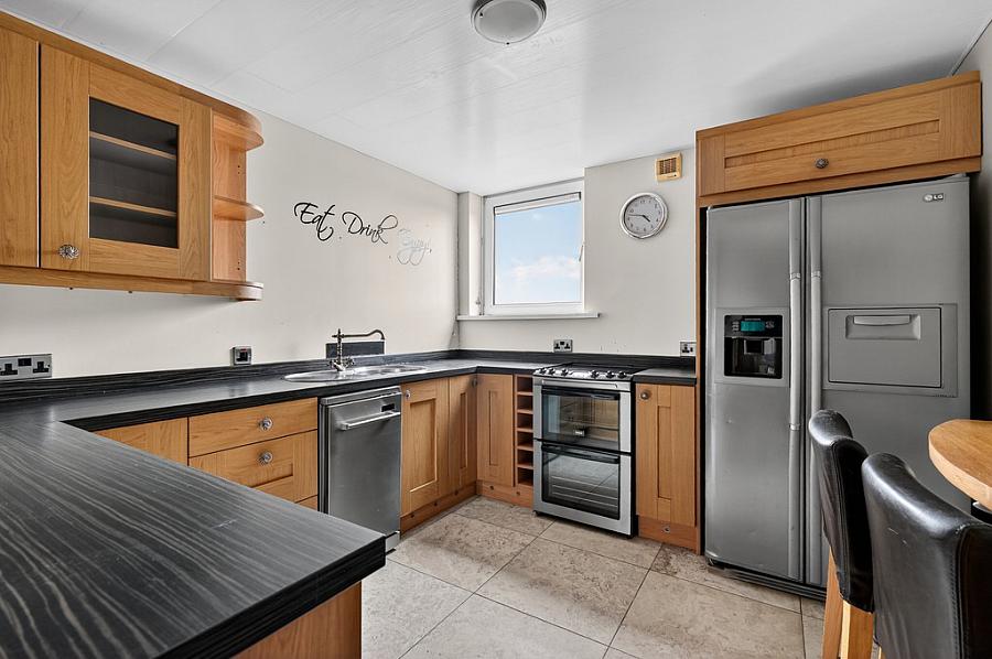 13C Moveen House Bt10 0Ef