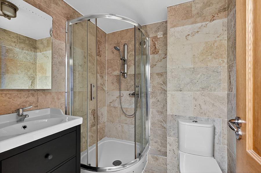 13C Moveen House Bt10 0Ef