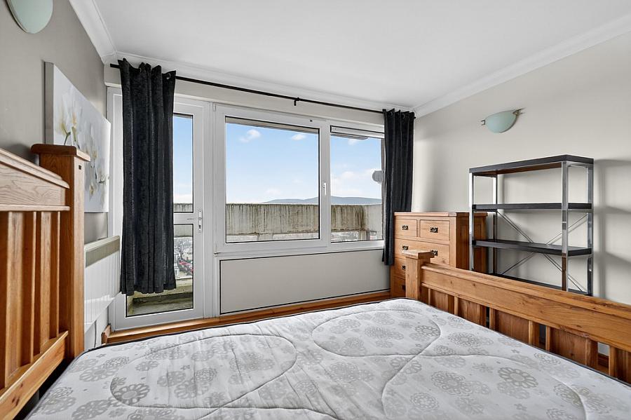 13C Moveen House Bt10 0Ef