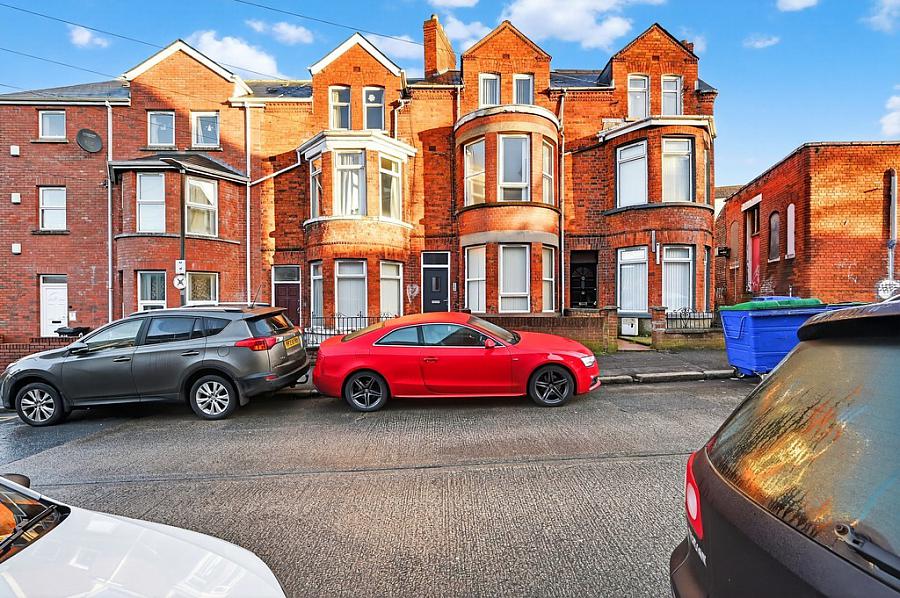 Flat 2, 5 Melrose Street