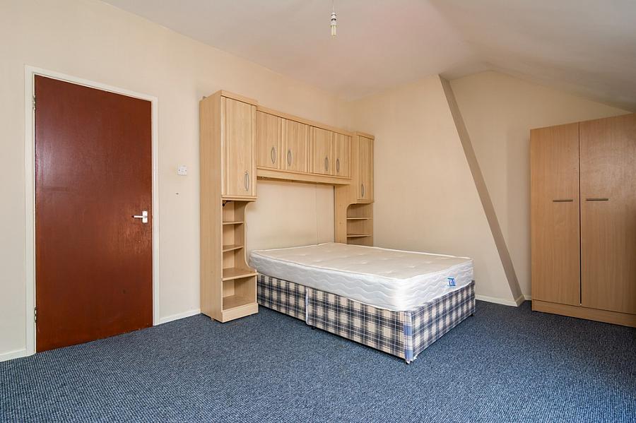 Flat 2, 43 Magdala Street