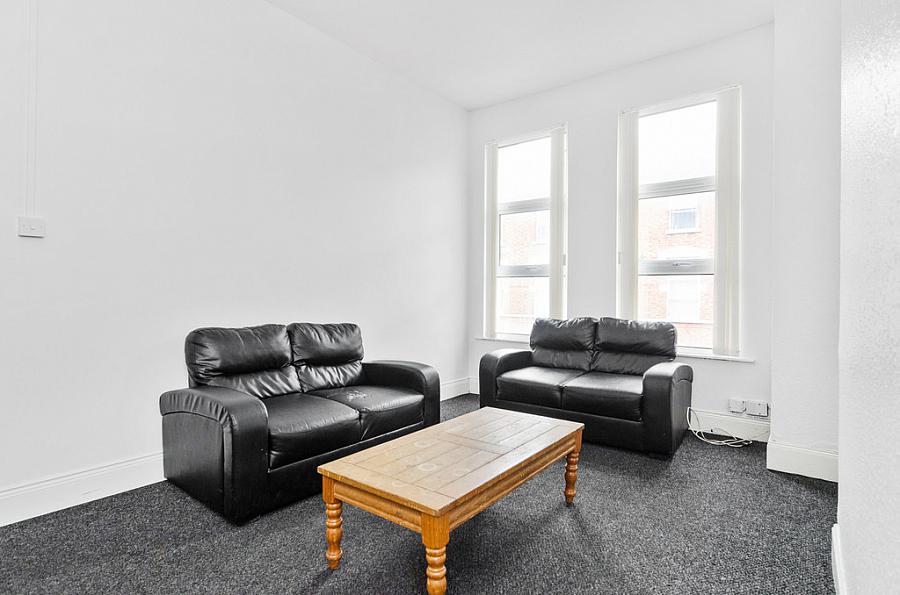 Flat 2, 23 Lawrence Street