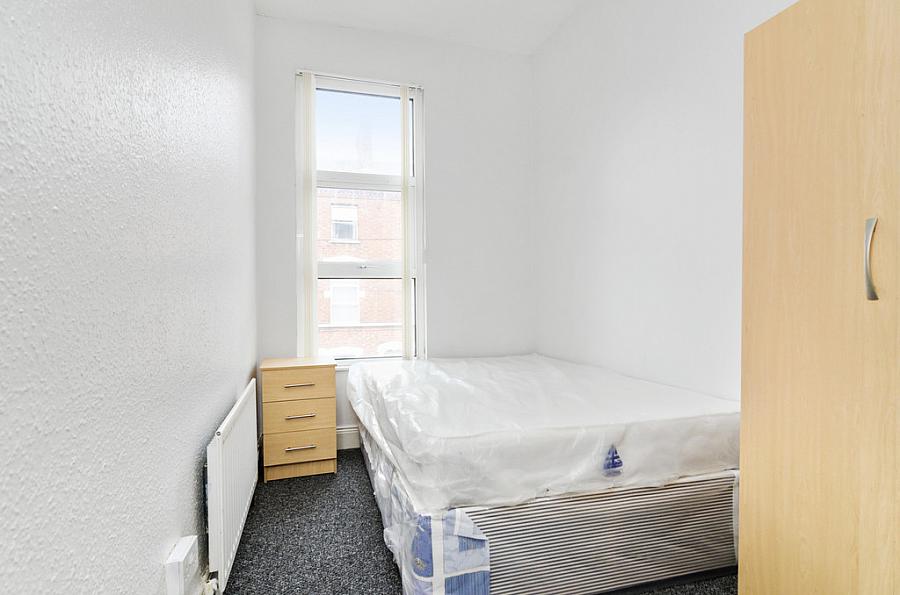 Flat 2, 23 Lawrence Street