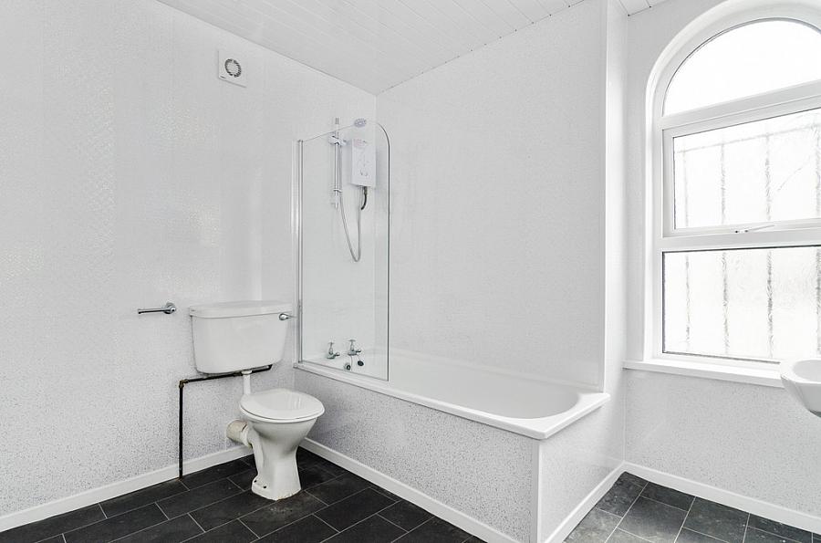 Flat 2, 23 Lawrence Street