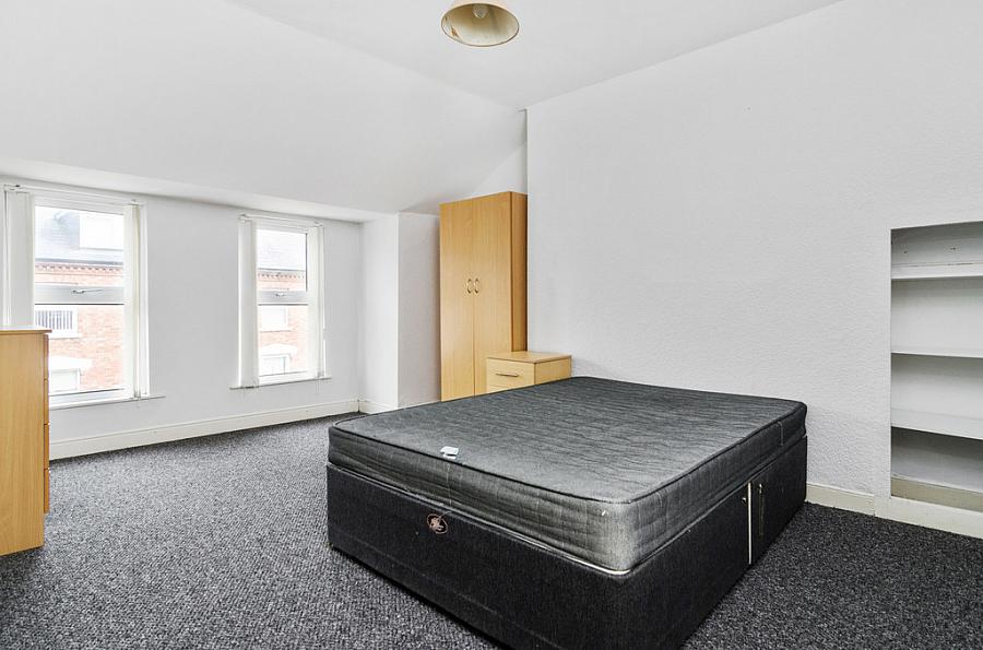 Flat 2, 23 Lawrence Street