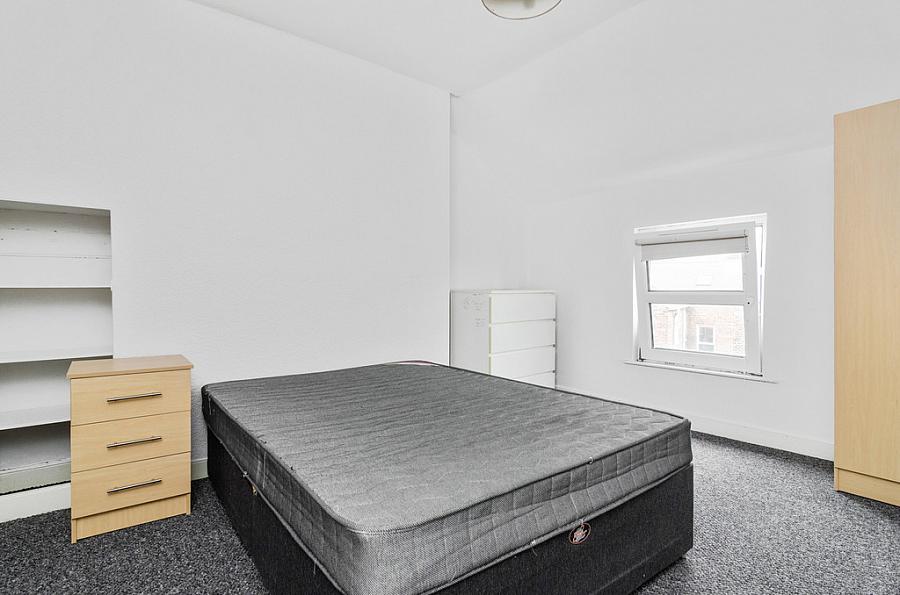 Flat 2, 23 Lawrence Street